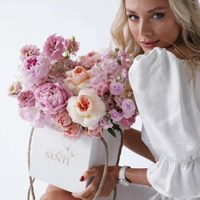 Цветы в коробке №387