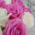Коробка из 29 белых и розовых роз - Фото 6