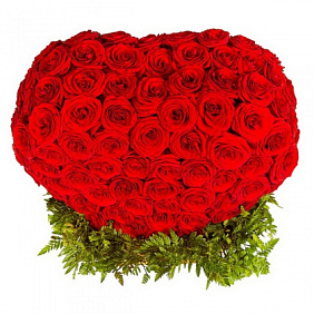 Букет из 201 объемная красной розы сердцем