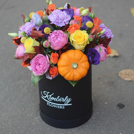 Осенняя композиция с цветами в коробке - Фото 3