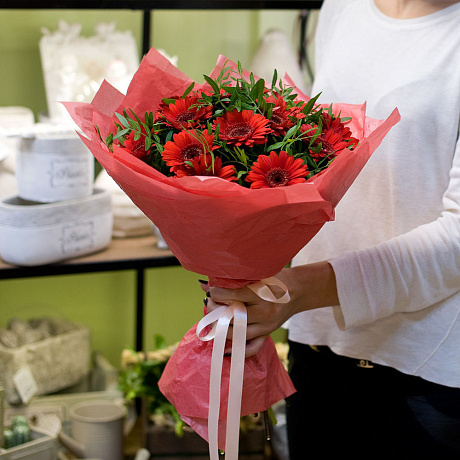 Букет цветов Красные герберки - Фото 3