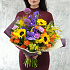 Шикарный букет с подсолнухами, анемонами и розами  Уральские самоцветы - Фото 1
