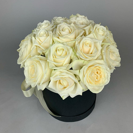 Коробка Белые розы в чёрном - Фото 3