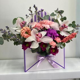 Цветы в коробке №416