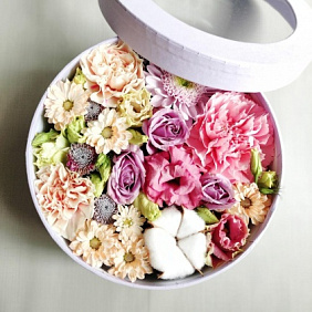 Цветы в коробке №822