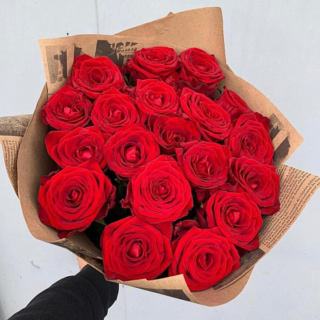 19 красных роз в крафте №160 - Фото 3