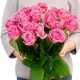 19 розовых роз 60 см