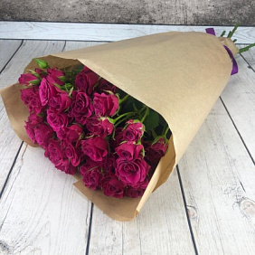 Роза кустовая Маджента 9шт