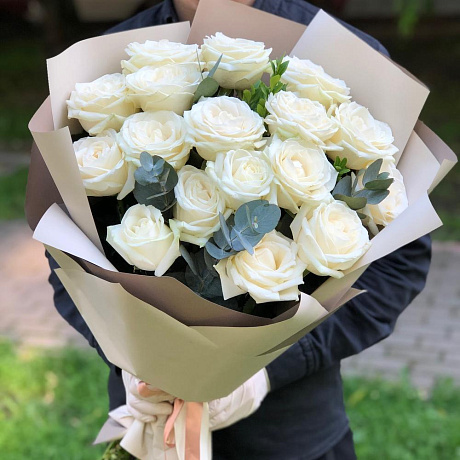 Букет цветов Creamy bouquet of white roses - Фото 4