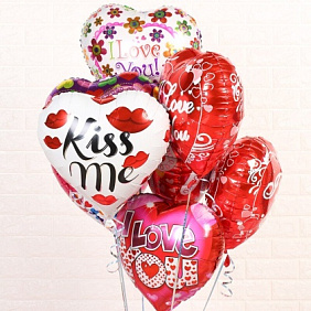 Композиция из шаров "Кисс Ми" Валентино