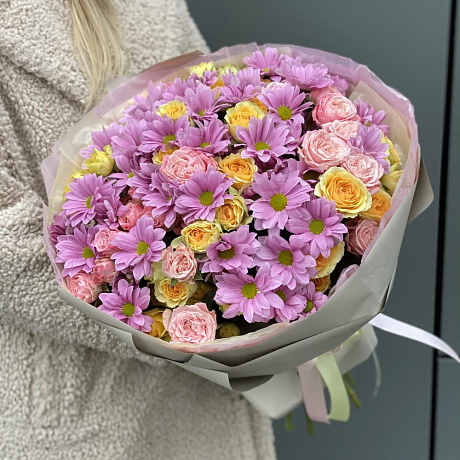 Букет Мартовское солнце из роз и хризантемы - Фото 6