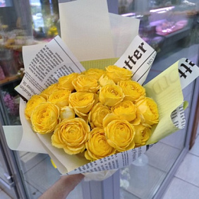 Букет из пионовидной кустовой розы №162