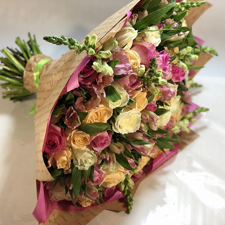 Букет цветов Красочный подарок - Фото 4
