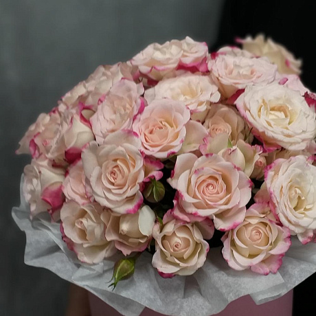 Шляпная коробка с кустовой розой Рефлекс - Фото 2