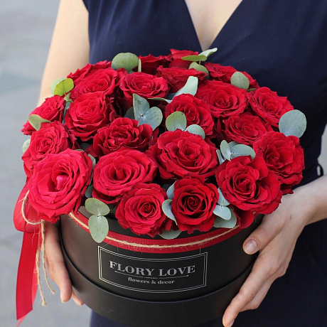 Эквадорские розы премиум в шляпной коробке №160 - Фото 6