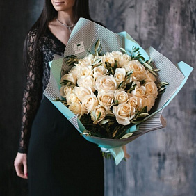 Букет из белых Роз и оливы