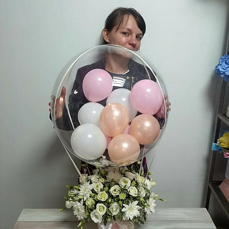 Белая подарочная композиция из цветов - Фото 4