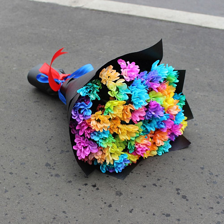 Радужная хризантема в стильной упаковке - Фото 5