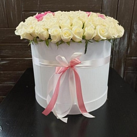 Букет из 101 розы с буквой