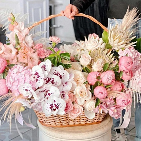 Корзина с цветами Luxury Flowers Единственная ️