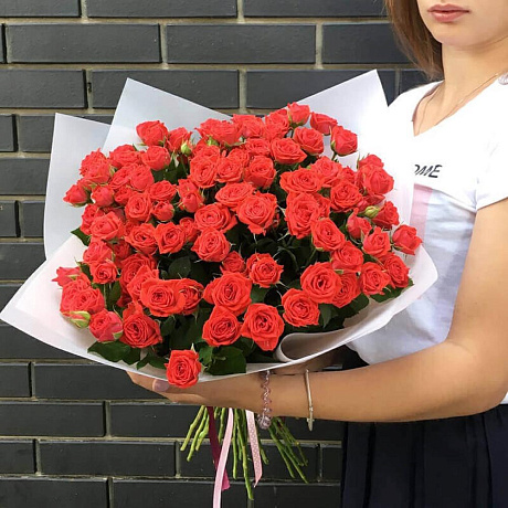 Букет из кустовых роз Ред Фреш - Фото 1