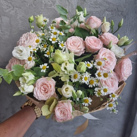 Сборный букет с пионовидной розой №161