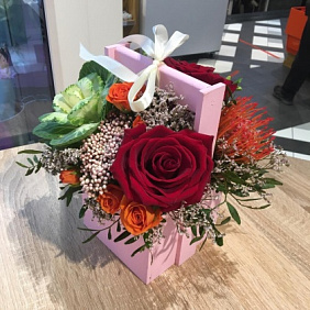 Ящик с цветами для любимой