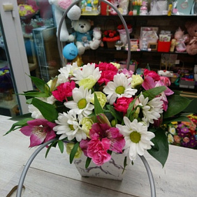 Корзина с цветами №240