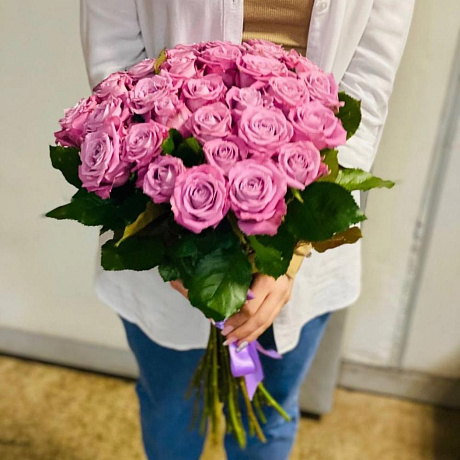 Букет из 31 фиолетовой розы - Фото 1