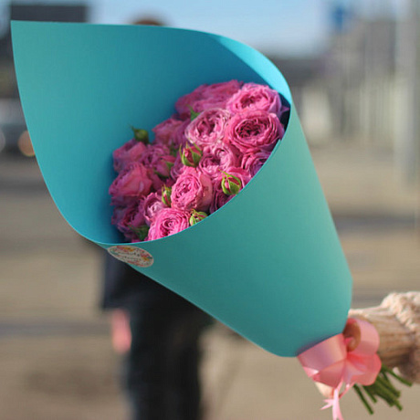 Букет из 9 розовых кустовых пионовидных роз 40 см - Фото 1