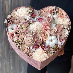 Красивая коробка цветов «Сердце»