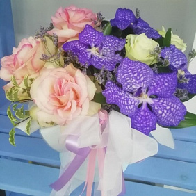 Букет цветов "Великолепная.... Ванда"