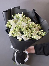 Букет из 9 белых эустом в крафте