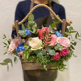 Сезонный ящик с цветами 2