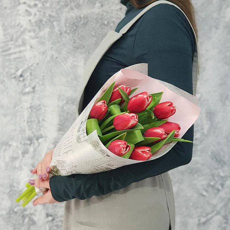 Букет из тюльпанов в упаковке - Фото 1
