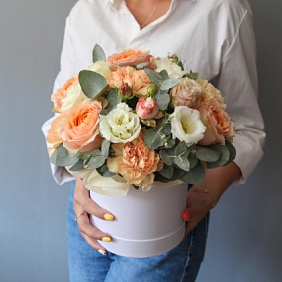 Нежная композиция в шляпной коробке №161