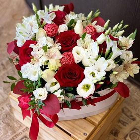 Цветы в коробке Сердце №168