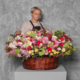 Авторская корзина цветов "Эммануэль"