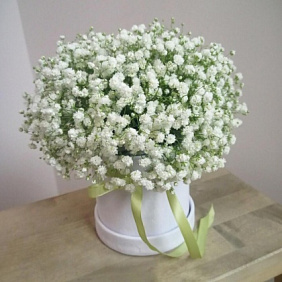 Букет цветов "Белоснежная коробочка"