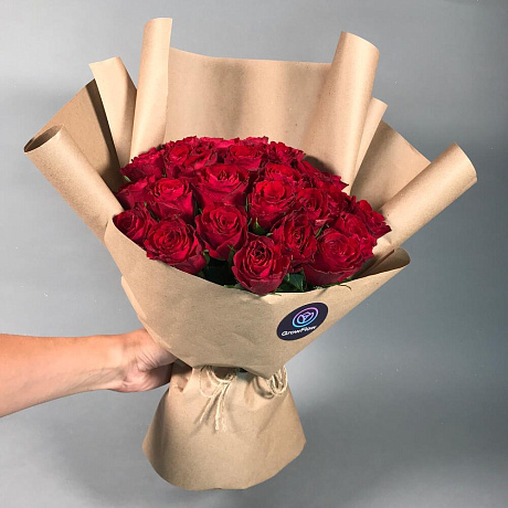 35 красных роз в крафте - Фото 1