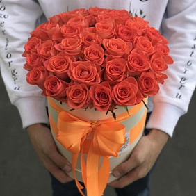 Коробки с цветами. Оранжевая роза 29 шт. N249