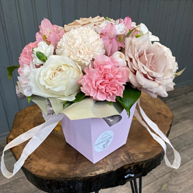 Цветы в коробке №909