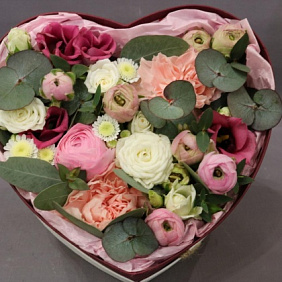 Цветы в коробке "Нежный поцелуй" №160