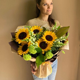 Букет с подсолнухом №170