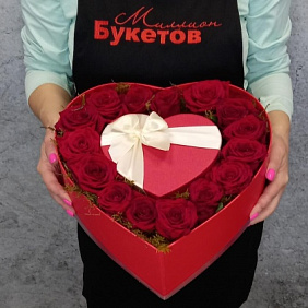 Розы с крубникой
