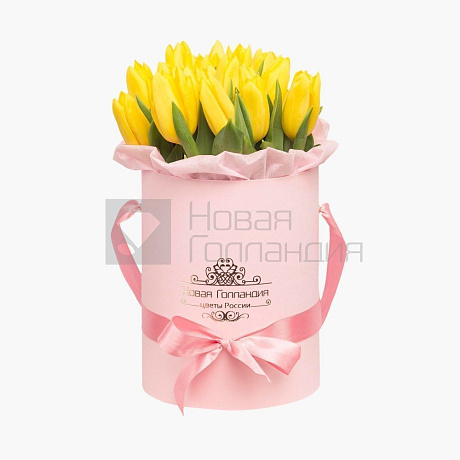 25 желтых тюльпанов в розовой маленькой шляпной коробке №533 - Фото 1