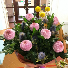 Букет с хризантемами №166