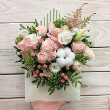 Коробка с цветами Комплиментик - Фото 1