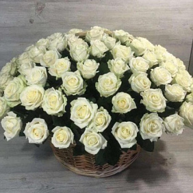 Корзина из 101 белой розы №161