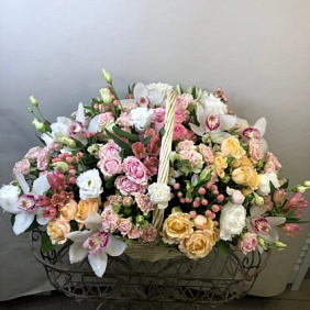 Корзина с цветами №283
